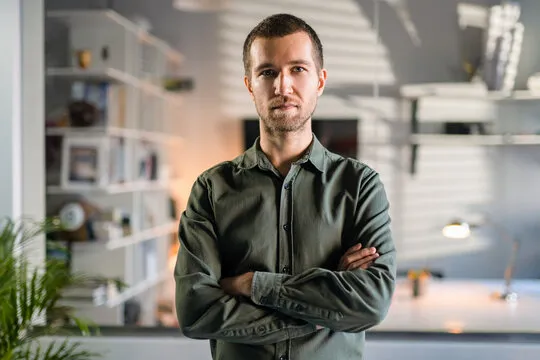 玩家使用英雄联盟官方助手APP